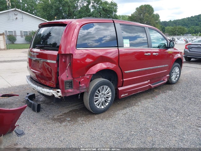 2015 Chrysler Town & Country Touring-l მანქანა იყიდება აუქციონზე, vin: 2C4RC1CG5FR721149, აუქციონის ნომერი: 45707346