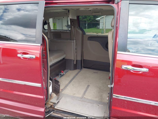 2015 Chrysler Town & Country Touring-l მანქანა იყიდება აუქციონზე, vin: 2C4RC1CG5FR721149, აუქციონის ნომერი: 45707346