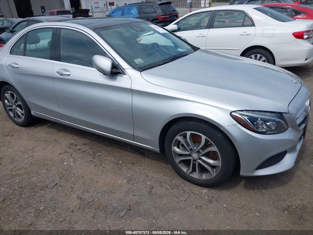 45707372 :رقم المزاد ، 55SWF4KB5GU147584 vin ، 2016 Mercedes-benz C 300 4matic مزاد بيع
