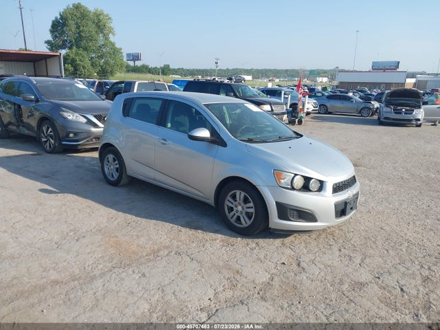 45707483 :رقم المزاد ، 1G1JC6SH1F4203913 vin ، 2015 Chevrolet Sonic Lt Auto مزاد بيع