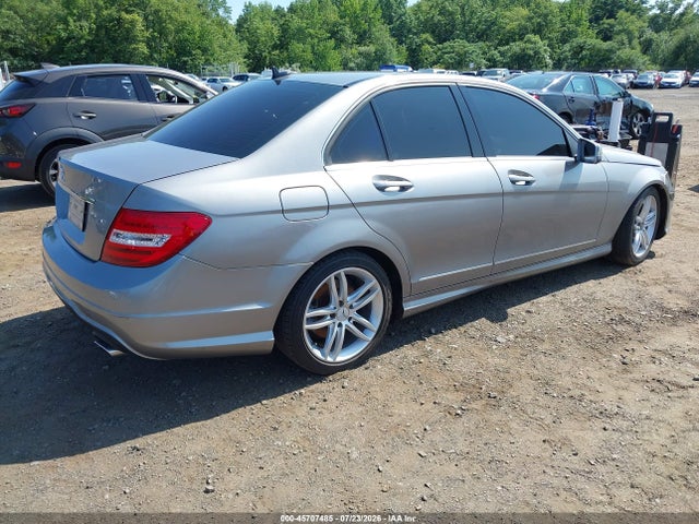 Продаж на аукціоні авто 2012 Mercedes-benz C 300 Luxury 4matic/sport 4matic, vin: WDDGF8BB7CR239349, номер лоту: 45707485