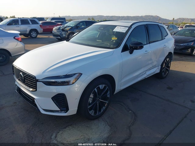 Volvo Xc60 B5 Plus 2026 YV4M12RC3T1426803 Image 2