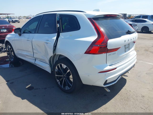 Volvo Xc60 B5 Plus 2026 YV4M12RC3T1426803 Image 3