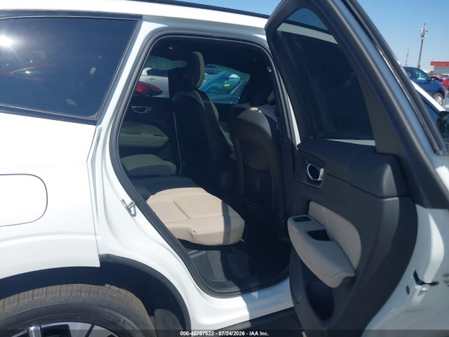 Volvo Xc60 B5 Plus 2026 YV4M12RC3T1426803 Image 8