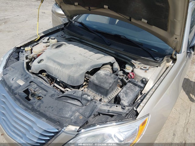 Chrysler 200 Touring 2014 1C3CCBBG3EN195522 Image 6