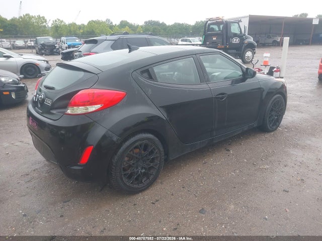 Auction sale of the 2013 Hyundai Veloster Base W/gray, vin: KMHTC6AD5DU101084, lot number: 45707552
