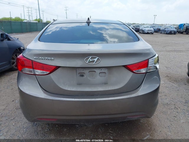 2013 Hyundai Elantra Gls მანქანა იყიდება აუქციონზე, vin: 5NPDH4AE2DH272649, აუქციონის ნომერი: 45707594