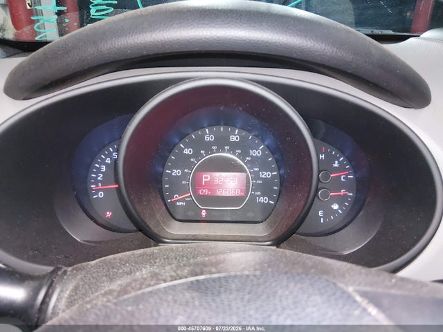 KIA SOUL + 2014 KNDJP3A53E7710701 Image 7