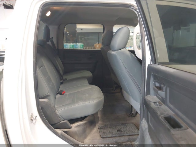 1C6RR7KT5JS319100 RAM 1500 Tradesman 4x4 5&#039;7 Box