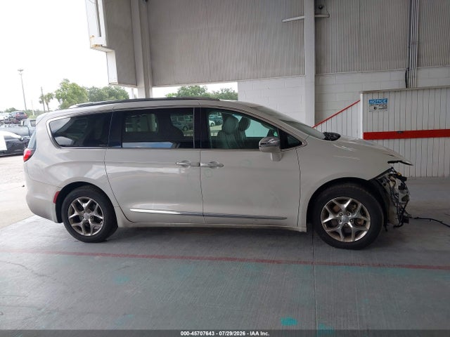 2017 Chrysler Pacifica Limited მანქანა იყიდება აუქციონზე, vin: 2C4RC1GG0HR592539, აუქციონის ნომერი: 45707643