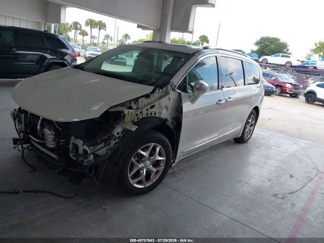 2017 Chrysler Pacifica Limited მანქანა იყიდება აუქციონზე, vin: 2C4RC1GG0HR592539, აუქციონის ნომერი: 45707643