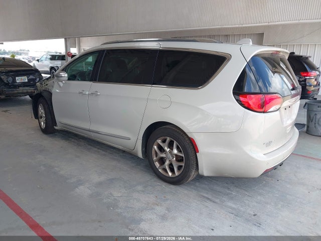 2017 Chrysler Pacifica Limited მანქანა იყიდება აუქციონზე, vin: 2C4RC1GG0HR592539, აუქციონის ნომერი: 45707643