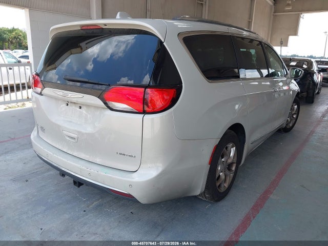 2017 Chrysler Pacifica Limited მანქანა იყიდება აუქციონზე, vin: 2C4RC1GG0HR592539, აუქციონის ნომერი: 45707643