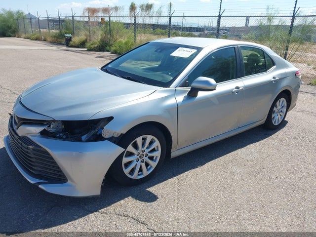 Toyota CAMRY LE 2018 JTNB11HK0J3020892 Image 2