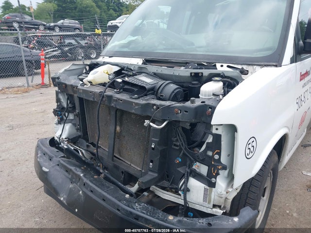 Chevrolet Express 2500 Work Van 2018 1GCWGAFG3J1209356 Image 10