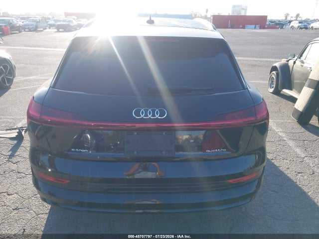 Audi E-tron Premium Quattro 2021 WA1AAAGE1MB010971 Image 17