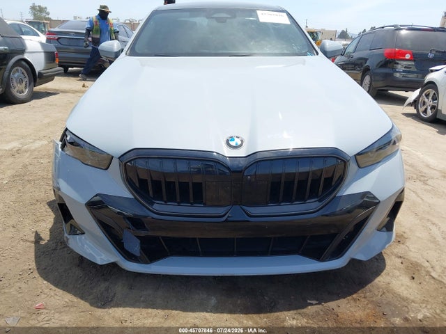 WBA43FJ0XRCP97103 BMW 530I
