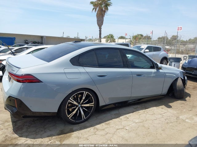 WBA43FJ0XRCP97103 BMW 530I