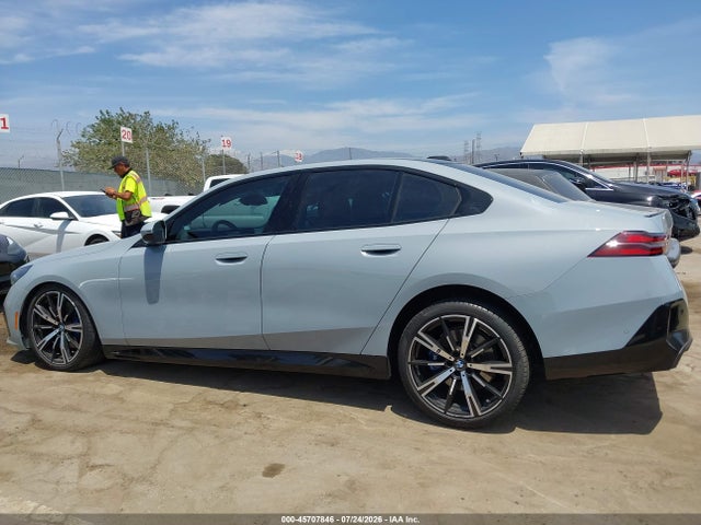 WBA43FJ0XRCP97103 BMW 530I