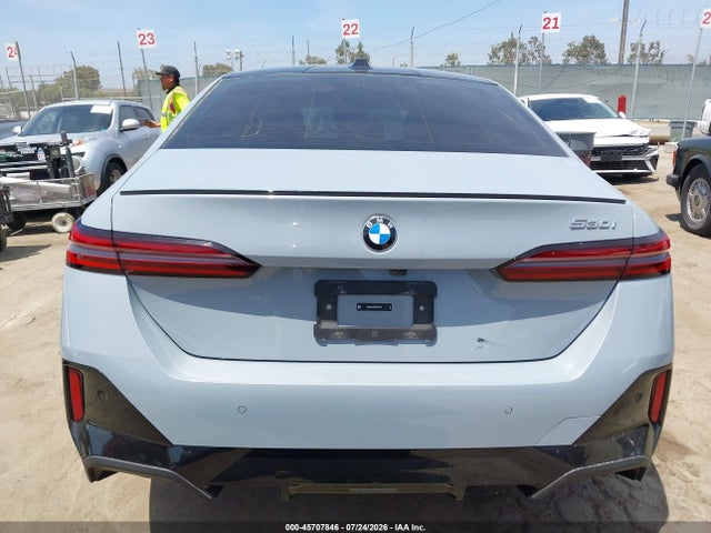 WBA43FJ0XRCP97103 BMW 530I