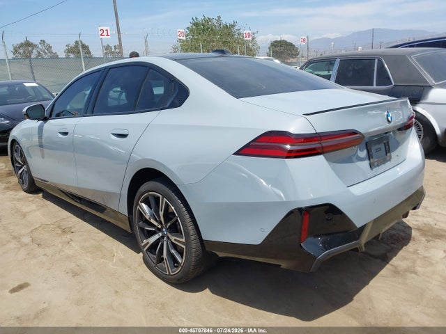 WBA43FJ0XRCP97103 BMW 530I