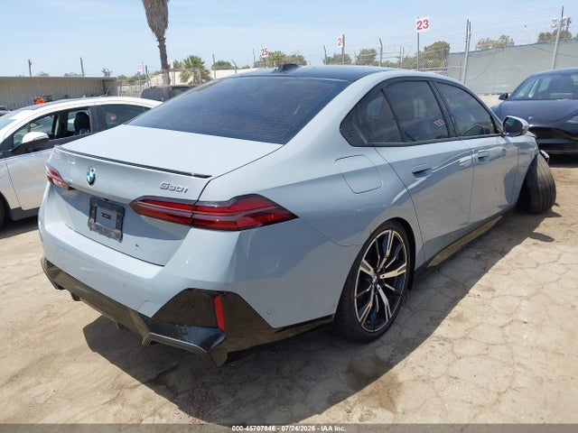 WBA43FJ0XRCP97103 BMW 530I