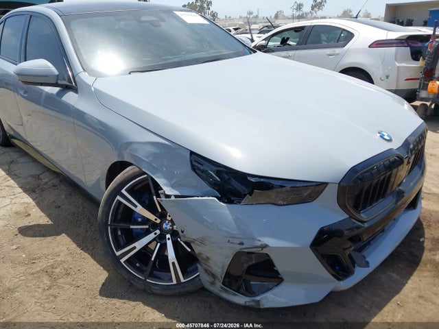 WBA43FJ0XRCP97103 BMW 530I