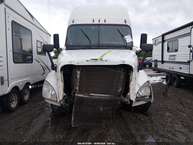 45707891 :رقم المزاد ، 1FUJGLDR8GLGV6428 vin ، 2016 Freightliner Cascadia 125 مزاد بيع