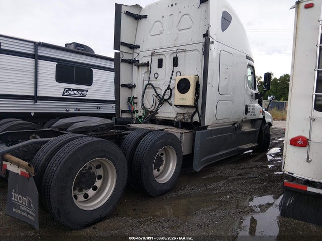 45707891 :رقم المزاد ، 1FUJGLDR8GLGV6428 vin ، 2016 Freightliner Cascadia 125 مزاد بيع