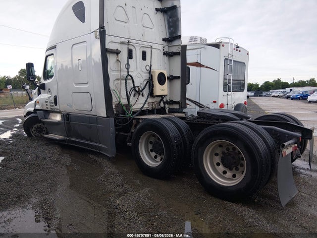 45707891 :رقم المزاد ، 1FUJGLDR8GLGV6428 vin ، 2016 Freightliner Cascadia 125 مزاد بيع