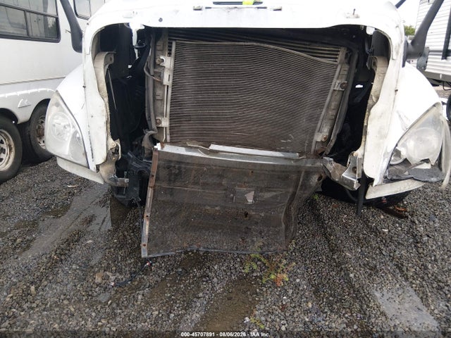 45707891 :رقم المزاد ، 1FUJGLDR8GLGV6428 vin ، 2016 Freightliner Cascadia 125 مزاد بيع