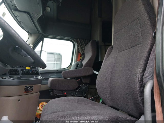 45707891 :رقم المزاد ، 1FUJGLDR8GLGV6428 vin ، 2016 Freightliner Cascadia 125 مزاد بيع