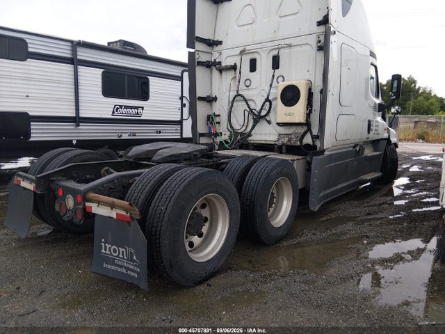 45707891 :رقم المزاد ، 1FUJGLDR8GLGV6428 vin ، 2016 Freightliner Cascadia 125 مزاد بيع