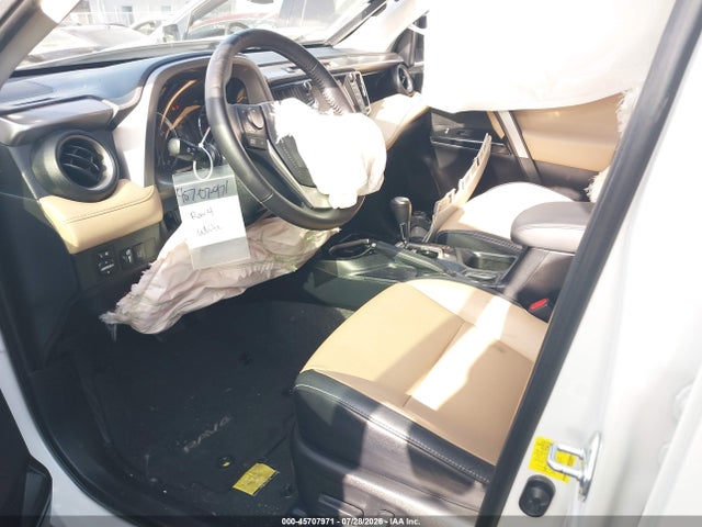 Toyota Rav4 Limited 2016 JTMYFREV9GJ081935 Image 18