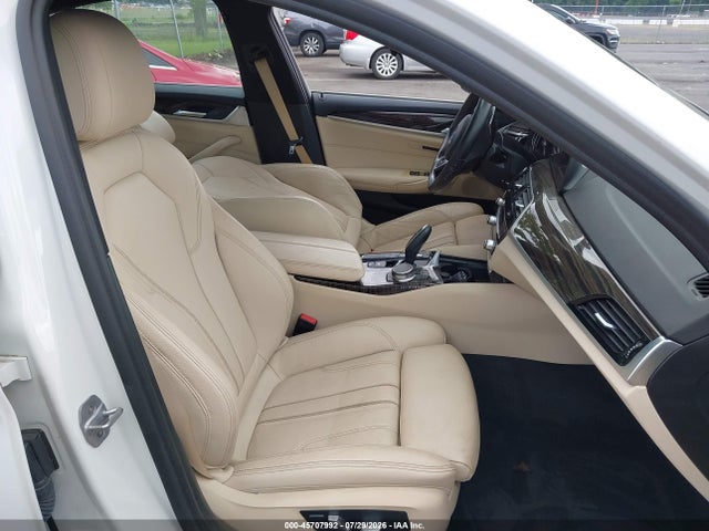 45707992 :رقم المزاد ، WBAJA7C53KWW13633 vin ، 2019 Bmw 5 Series 530i Xdrive مزاد بيع