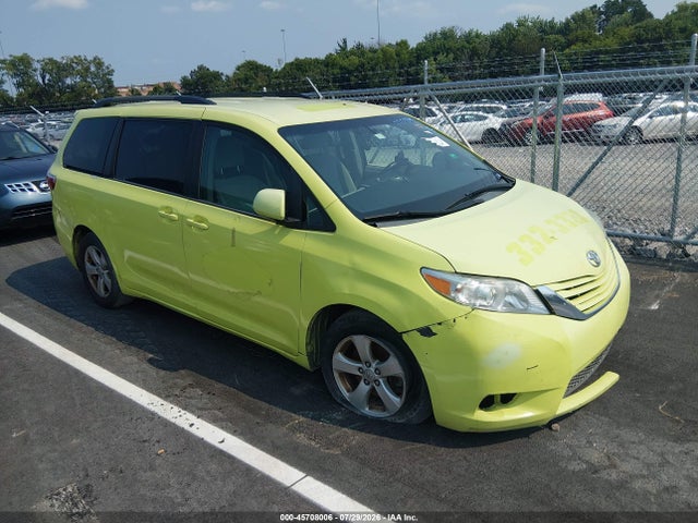 2015 Toyota Sienna Le 8 Passenger მანქანა იყიდება აუქციონზე, vin: 5TDKK3DC5FS644656, აუქციონის ნომერი: 45708006
