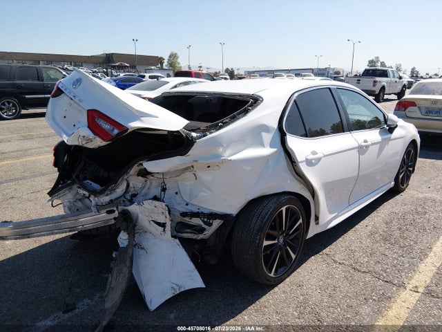 Toyota CAMRY SE 2018 4T1B11HK4JU609440 Image 4