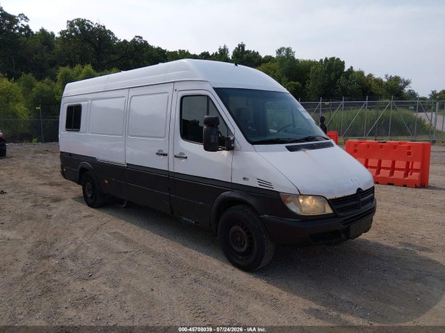 45708039 :رقم المزاد ، WD2PD744945685132 vin ، 2004 Dodge Sprinter Van 2500 High Roof مزاد بيع