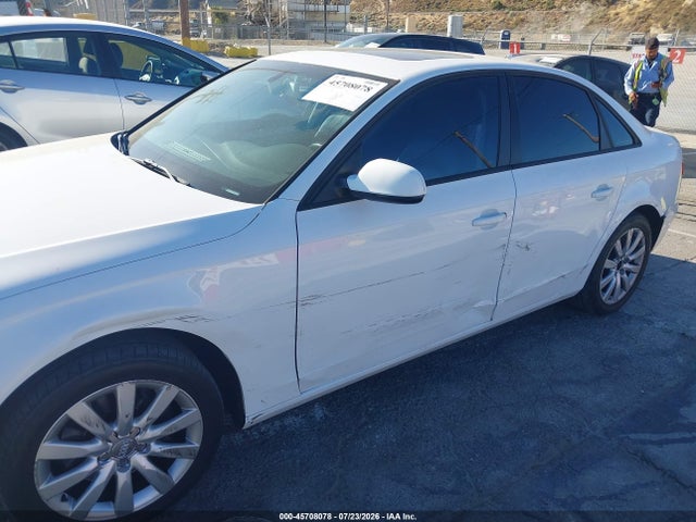 Продаж на аукціоні авто 2012 Audi A4 2.0t Premium, vin: WAUAFAFL6CN015407, номер лоту: 45708078