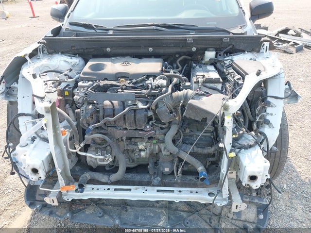 2T3F1RFV4RW470751 Toyota RAV4 LE