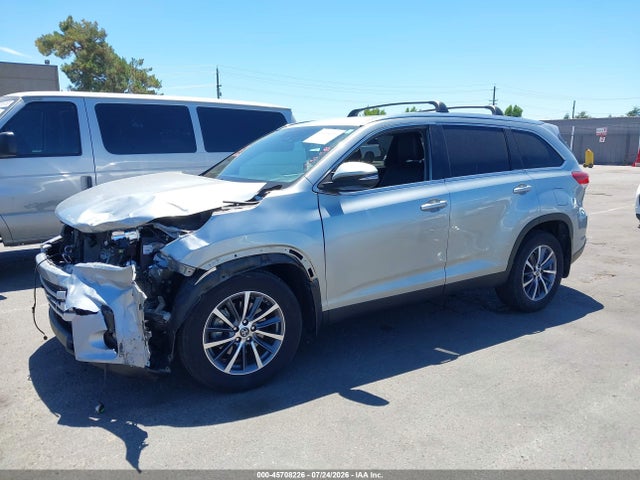 Toyota Highlander Xle 2019 5TDJZRFH6KS609704 Image 2