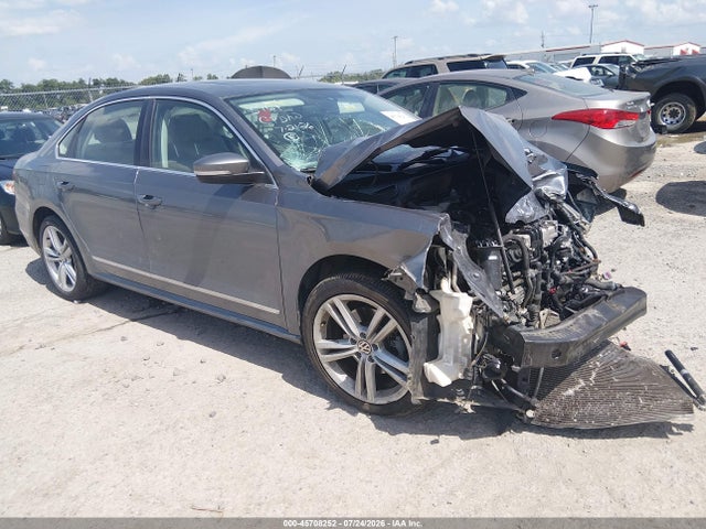2015 Volkswagen Passat 2.0l Tdi Sel Premium მანქანა იყიდება აუქციონზე, vin: 1VWCV7A36FC065164, აუქციონის ნომერი: 45708252