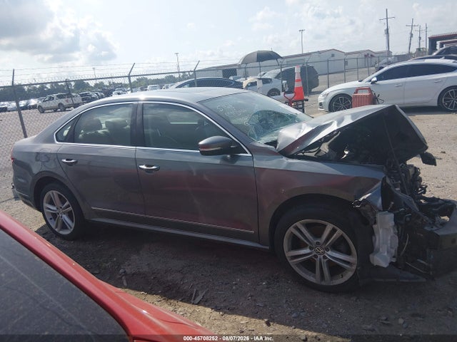 Продаж на аукціоні авто 2015 Volkswagen Passat 2.0l Tdi Sel Premium, vin: 1VWCV7A36FC065164, номер лоту: 45708252
