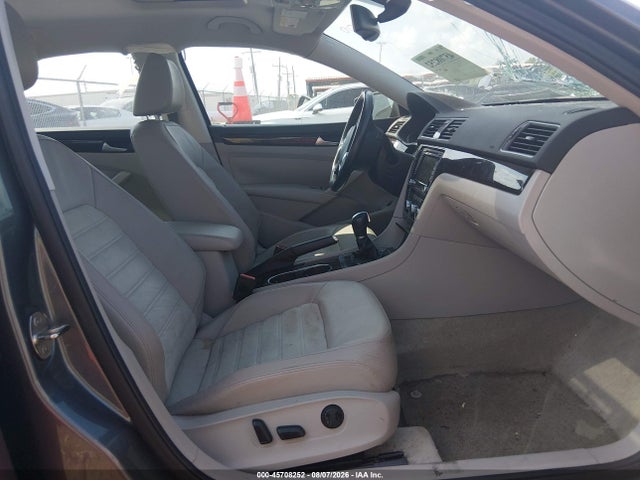 Продаж на аукціоні авто 2015 Volkswagen Passat 2.0l Tdi Sel Premium, vin: 1VWCV7A36FC065164, номер лоту: 45708252
