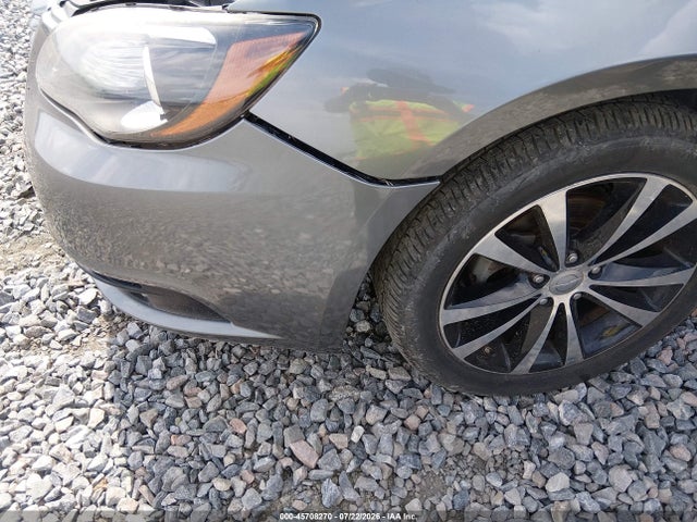 45708270 :رقم المزاد ، 1C3CCBHG1CN189562 vin ، 2012 Chrysler 200 S مزاد بيع