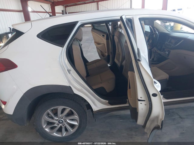 45708317 :رقم المزاد ، KM8J23A46JU813303 vin ، 2018 Hyundai Tucson Se مزاد بيع