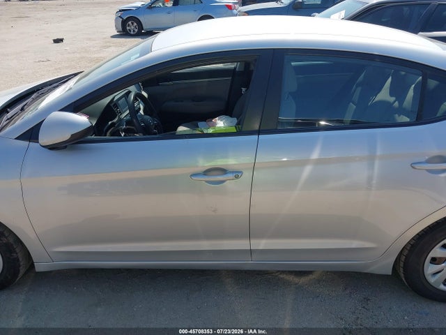 Продаж на аукціоні авто 2019 Hyundai Elantra Se, vin: 5NPD74LF4KH490713, номер лоту: 45708353