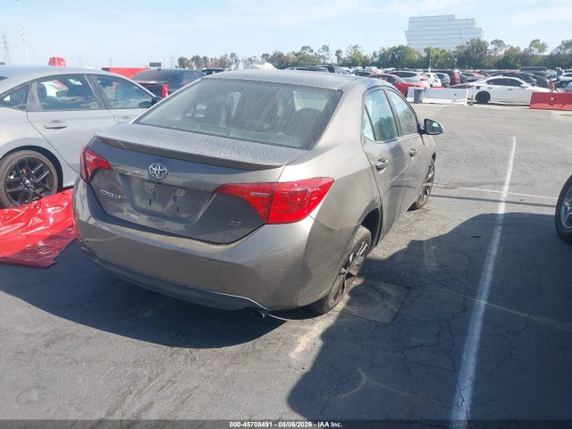 Toyota COROLLA SE 2018 5YFBURHE1JP747616 Image 4