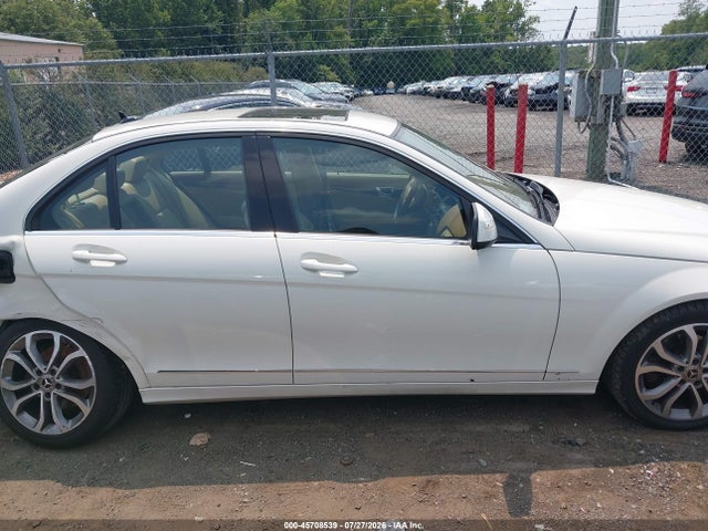 Продажа на аукционе авто 2008 Mercedes-benz C 300 Luxury 4matic, vin: WDDGF81X88F083845, номер лота: 45708539