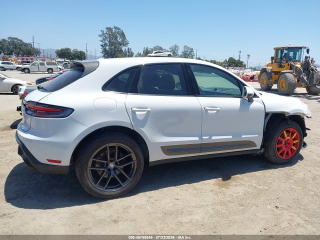Porsche Macan T 2023 WP1AA2A59PLB16411 Image 13